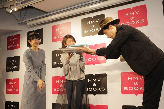 大島優子＆大倉孝二、夫婦漫才のような軽妙なやりとり！映画『ロマンス』DVD＆ブルーレイ発売記念イベントフォトギャラリー（10枚目）