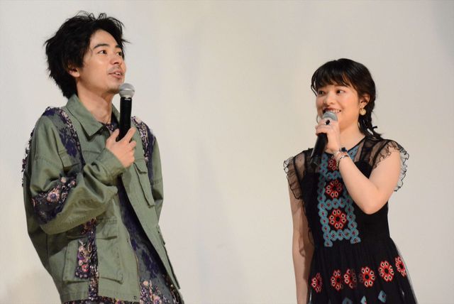 岸井ゆきの＆成田凌のキラキラ笑顔！『愛がなんだ』公開記念舞台あいさつ（8枚目）