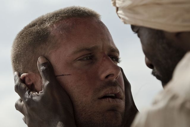 アーミー・ハマーの五分刈り姿よ…主演作『ALONE/アローン』6・16公開!:フォトギャラリー