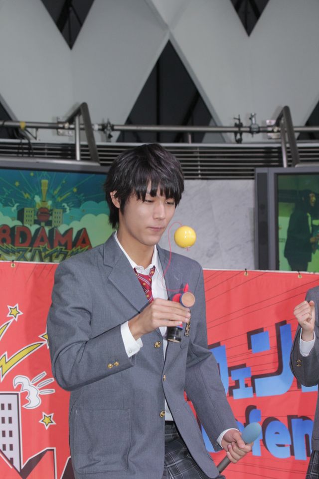 中川大志、フジ「8DAMAスパイク」で山本舞香とけん玉挑戦　画像ギャラリー（5枚目）