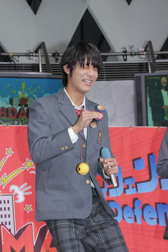 中川大志、フジ「8DAMAスパイク」で山本舞香とけん玉挑戦　画像ギャラリー（6枚目）