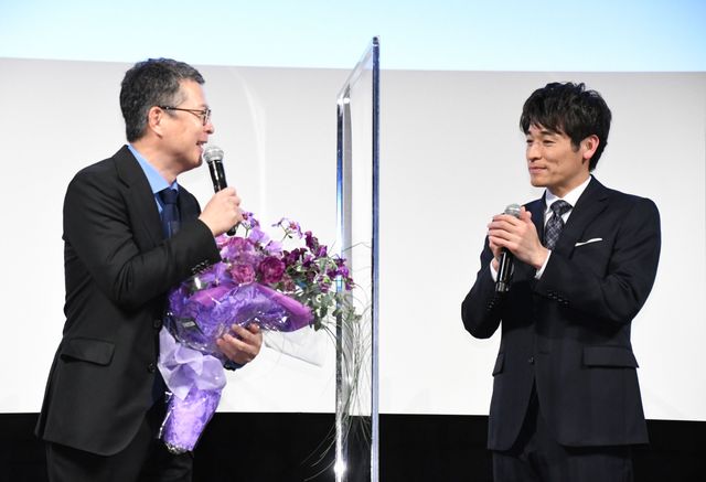 「SPECサーガ黎明篇」配信日は田中哲司の誕生日！会見で花束贈呈のサプライズ（8枚目）