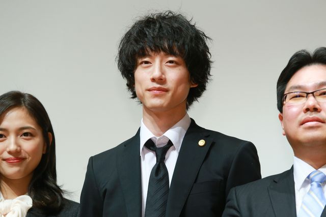 坂口健太郎＆川口春奈、スーツ姿がカッコいい！「イノセンス 冤罪弁護士」先行特別試写会（5枚目）