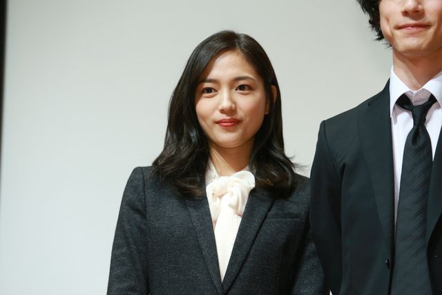 坂口健太郎＆川口春奈、スーツ姿がカッコいい！「イノセンス 冤罪弁護士」先行特別試写会（6枚目）