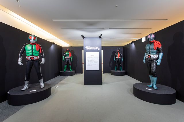 「仮面ライダークウガ」アークル＆武器一式も！「THE 仮面ライダー展」の様子（2枚目）