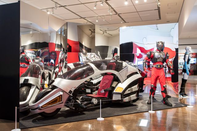「仮面ライダークウガ」アークル＆武器一式も！「THE 仮面ライダー展」の様子（7枚目）