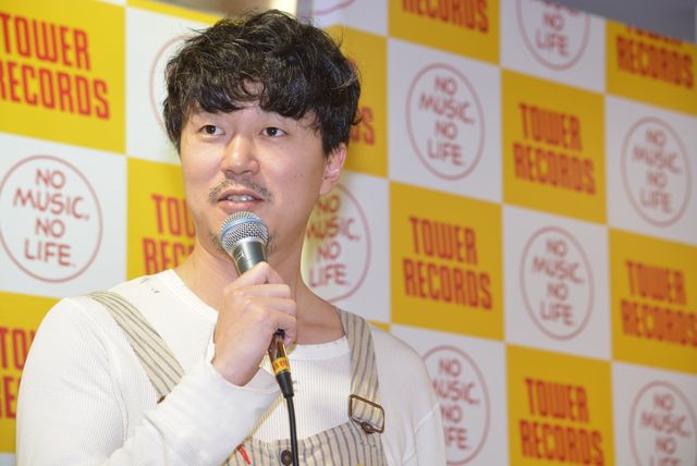 俳優・新井浩文、映画以外のイベントに戸惑いを見せるも「焼肉大王」をアピール!?　画像ギャラリー：フォトギャラリー