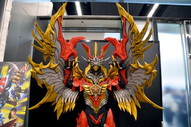 「ウルトラマンオメガ」新メテオカイジュウ・ヴァルジェネスが初披露！「TSUBURAYA CONVENTION 2025」前夜祭：フォトギャラリー