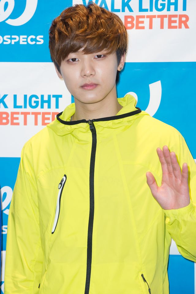 イケメンバンドCNBLUE、スポーツブランドファンサイン会参加で江南一帯がにぎやかに＜韓国JPICTURES＞（7枚目）