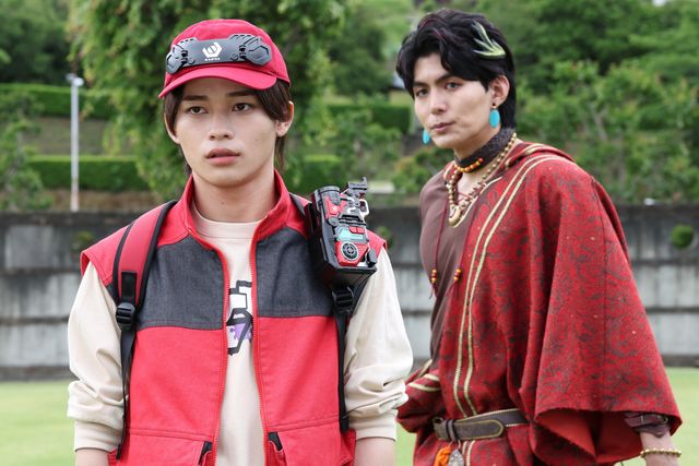 「オメガホーン」に「超ギャバン」刹那＆本部長＆キキコト合流！第2話場面写真（3枚目）