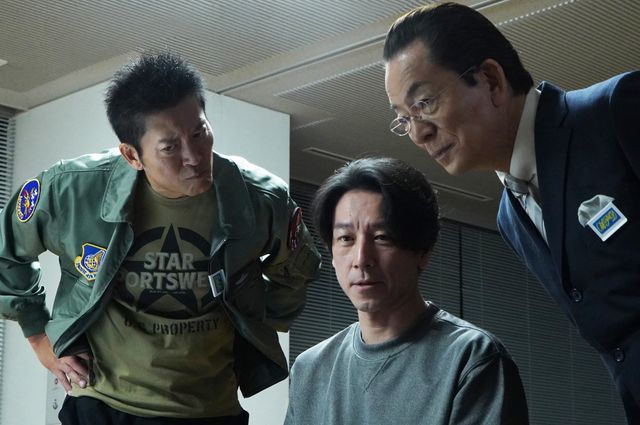 和泉元彌が闇を抱える元警察官役「相棒season23」第13話場面カット（11枚目）