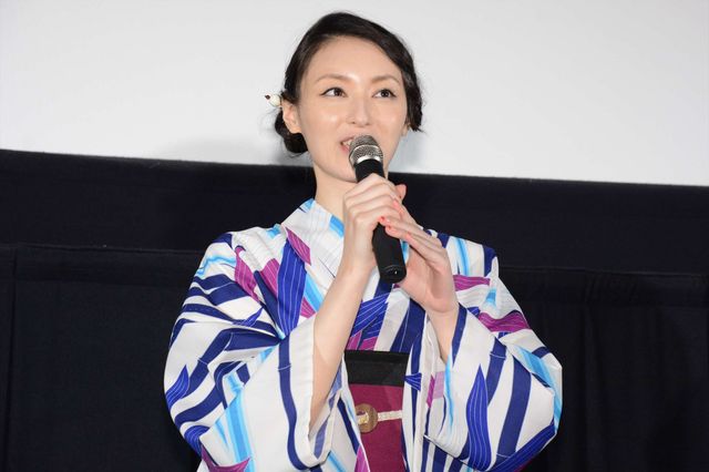 栗山千明、艶やかな和服姿で恋人役・松坂桃李とのエピソードを告白@新宿ピカデリー（18枚目）