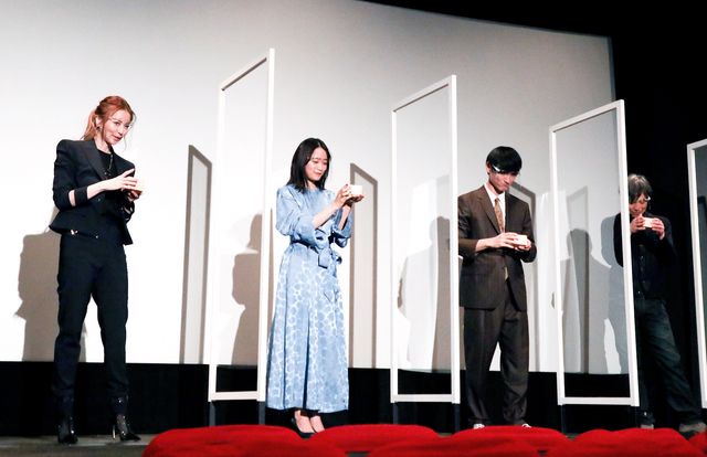 深川麻衣、高良健吾、香里奈が豆まき！『おもいで写眞』初日舞台あいさつ（24枚目）