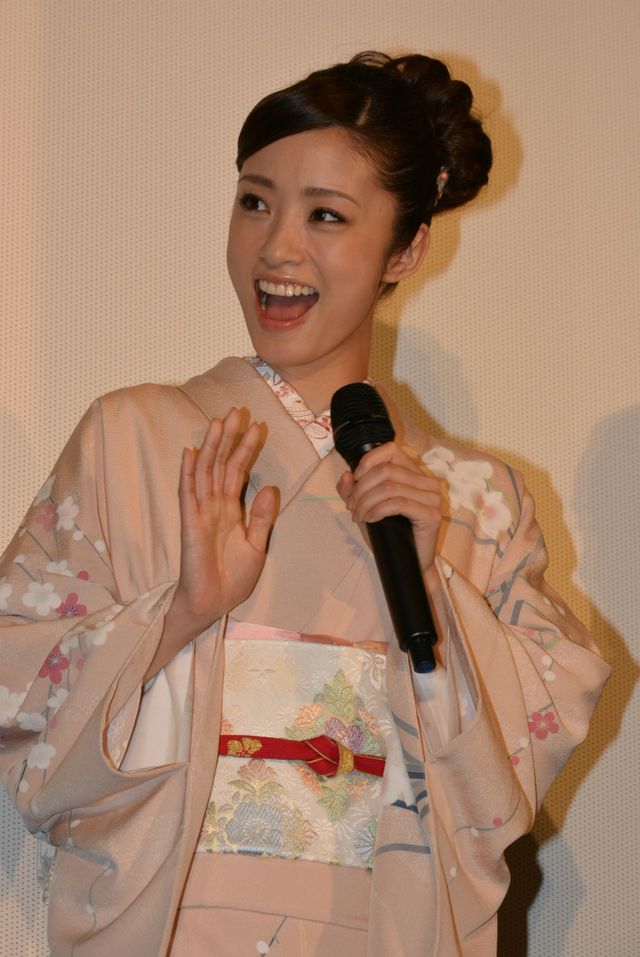 上戸彩、怖かった…映画『武士の献立』初日舞台あいさつフォトギャラリー（9枚目）