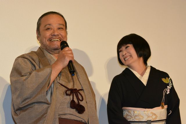 上戸彩、怖かった…映画『武士の献立』初日舞台あいさつフォトギャラリー（17枚目）