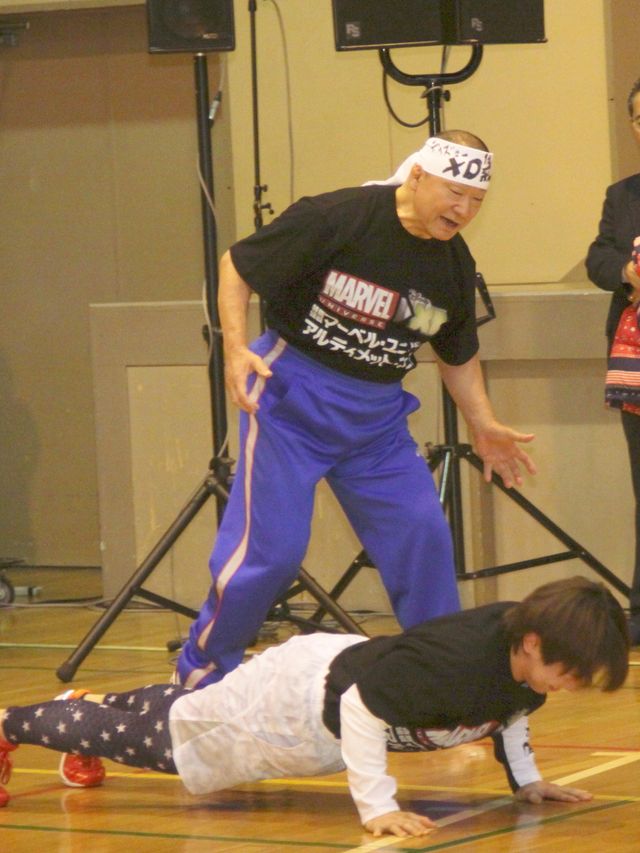 アニマル浜口、浜口京子親子が一日教師！「マーベル・ヒーローへの道」特別授業フォトギャラリー（10枚目）