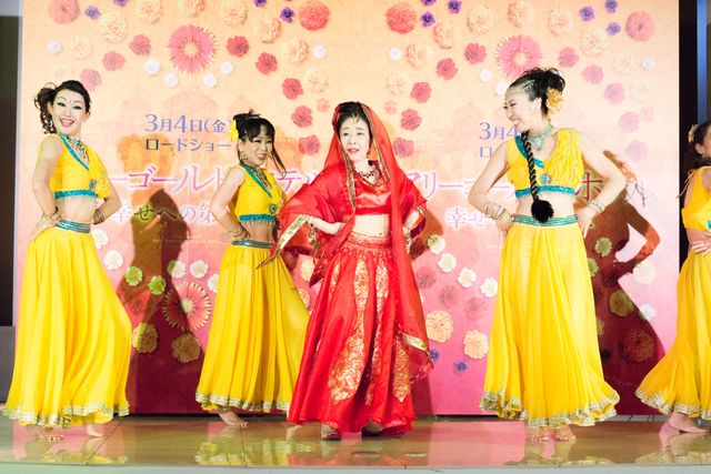 中村玉緒、リチャード・ギア等身大フィギュアにメロメロ！『マリーゴールド・ホテル　幸せへの第二章』イベント写真ギャラリー（8枚目）