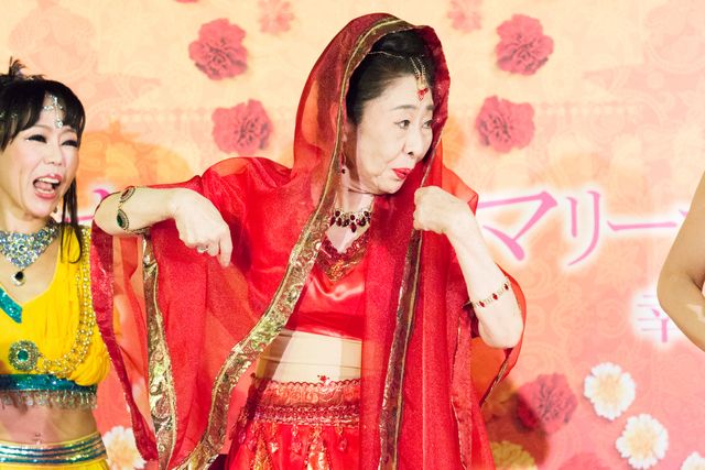 中村玉緒、リチャード・ギア等身大フィギュアにメロメロ！『マリーゴールド・ホテル　幸せへの第二章』イベント写真ギャラリー（9枚目）