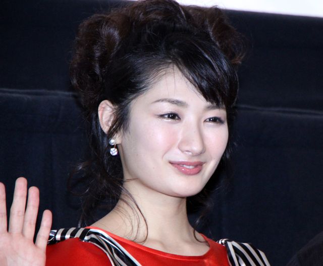 武田梨奈、過酷な撮影中にラーメンとアイスクリームを食べたことがバレて睨まれる!?『ドクムシ』初日舞台あいさつギャラリー：フォトギャラリー