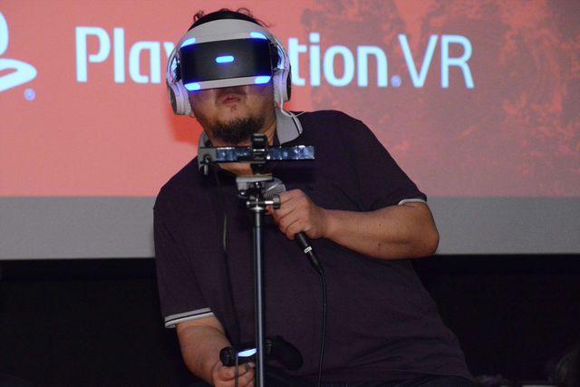 樋口真嗣監督もゴジラポーズ！『シン・ゴジラ』VR体験会フォトギャラリー（4枚目）