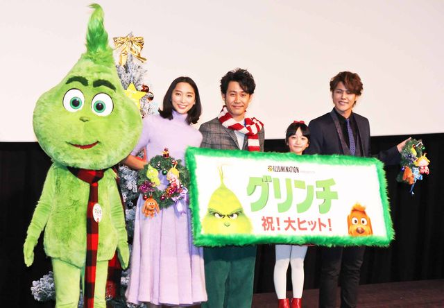 大泉洋ら『グリンチ』吹替キャストが初日舞台に登場！みんなでサンタに願い事（13枚目）