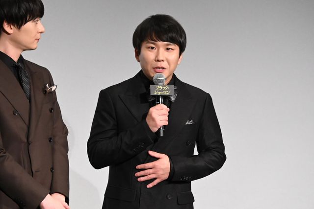 有村架純、華やか純白衣装で魅了！映画『ブラック・ショーマン』完成披露試写会（14枚目）