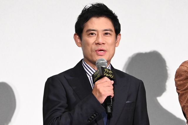 有村架純、華やか純白衣装で魅了！映画『ブラック・ショーマン』完成披露試写会（19枚目）