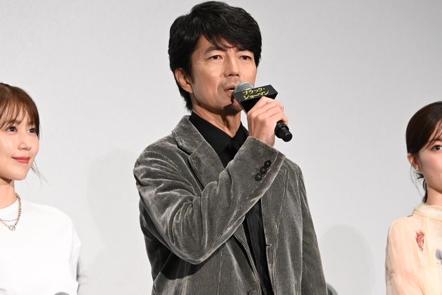 有村架純、華やか純白衣装で魅了！映画『ブラック・ショーマン』完成披露試写会（23枚目）
