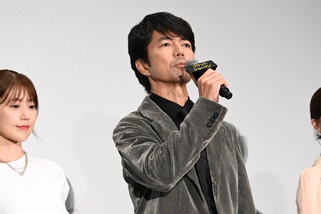 有村架純、華やか純白衣装で魅了！映画『ブラック・ショーマン』完成披露試写会（24枚目）