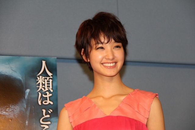 剛力彩芽、実写映画吹き替え初体験で大ハプニング！ 普段言わないセリフを叫び「機材が壊れた」画像ギャラリー（2枚目）