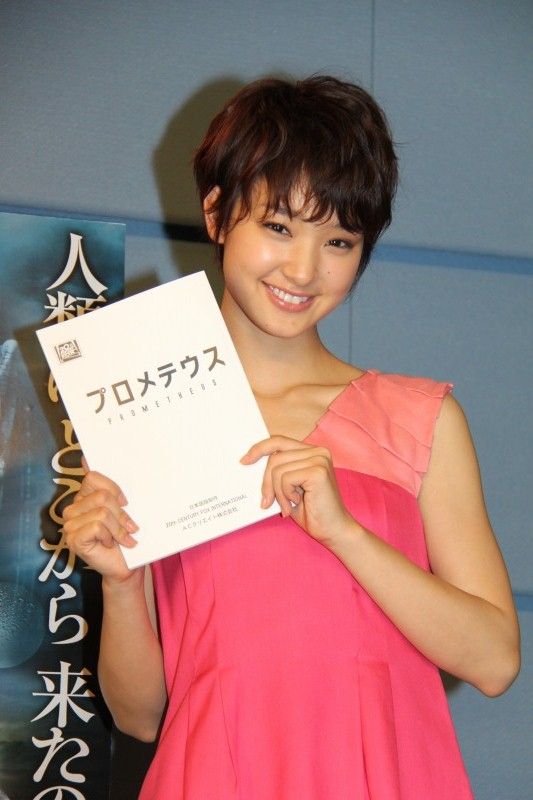 剛力彩芽、実写映画吹き替え初体験で大ハプニング！ 普段言わないセリフを叫び「機材が壊れた」画像ギャラリー（7枚目）