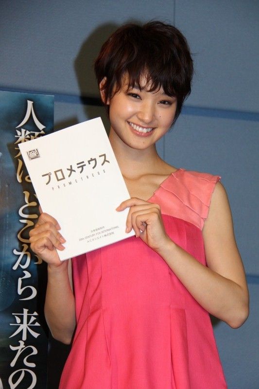 剛力彩芽、実写映画吹き替え初体験で大ハプニング！ 普段言わないセリフを叫び「機材が壊れた」画像ギャラリー（8枚目）