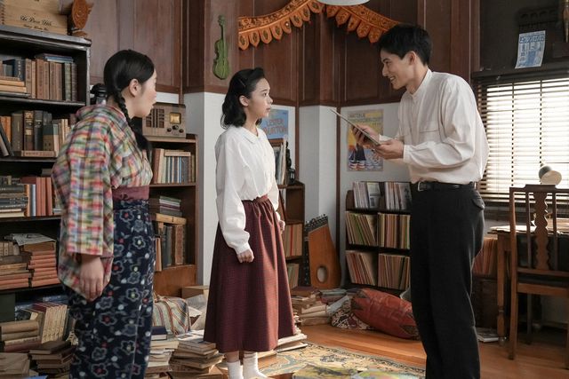 怪しい男が…「ブギウギ」第54回の場面写真（2枚目）