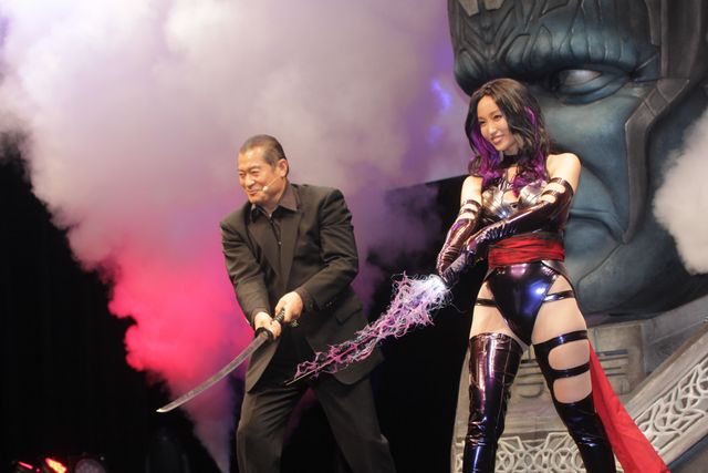 吉木りさ、X-MENセクシーコスプレ！フォトギャラリー（2枚目）