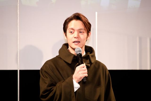 窪田正孝＆芦田愛菜、キャラクターをイメージした衣装で登場！（7枚目）