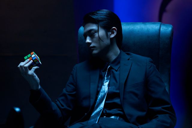 横浜流星の銀髪姿がカッコいい！『嘘喰い』カット（4枚目）