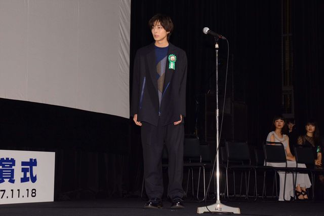 池松壮亮、丸刈で日本映画界に喝！　「つまらない映画は何本作っても同じ」　画像ギャラリー（10枚目）