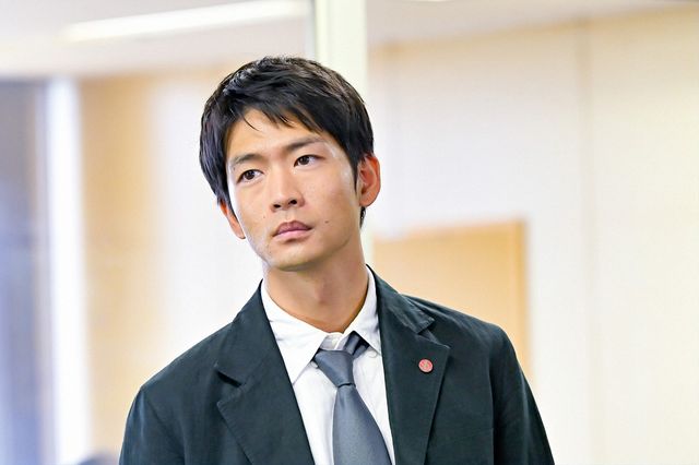 【10枚】 梨央のシリアスな表情も…ドラマ「最愛」第6話（6枚目）