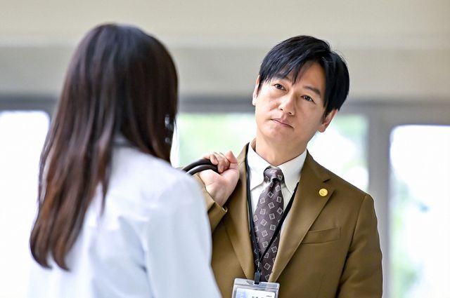 【10枚】 梨央のシリアスな表情も…ドラマ「最愛」第6話（7枚目）