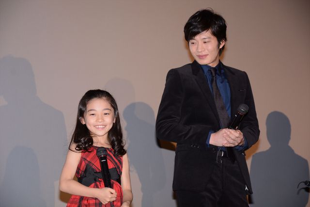 登場は仲良く手をつないで…田中圭＆娘役の岩崎未来！森カンナも出席した『劇場版　びったれ!!!』初日舞台あいさつ【フォトギャラリー】（5枚目）