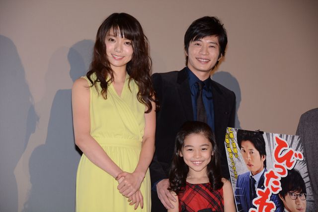 登場は仲良く手をつないで…田中圭＆娘役の岩崎未来！森カンナも出席した『劇場版　びったれ!!!』初日舞台あいさつ【フォトギャラリー】（12枚目）