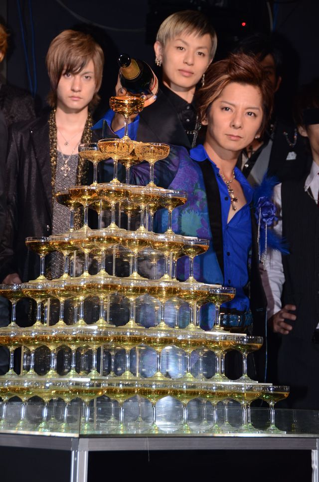 ホスト役のセクシー＆ゴージャスな松岡充フォトギャラリー（4枚目）