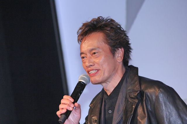 中島健人が遠藤憲一を見つめる！ドラマ「ドロ刑-警視庁捜査三課-」第1話先行披露試写会＆トークイベント（6枚目）