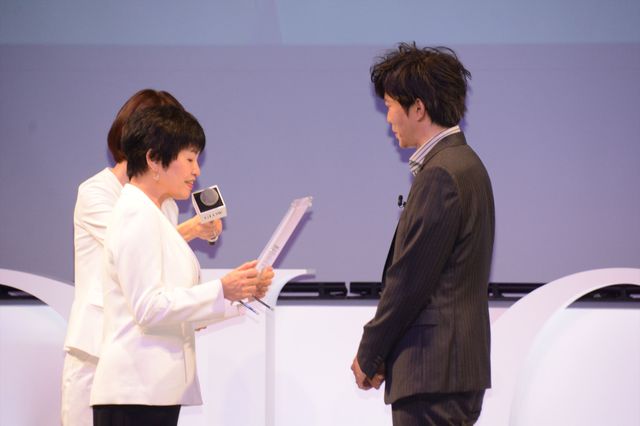 田辺誠一＆大塚寧々、プラチナ夫婦アワード受賞に大照れ　画像ギャラリー（12枚目）