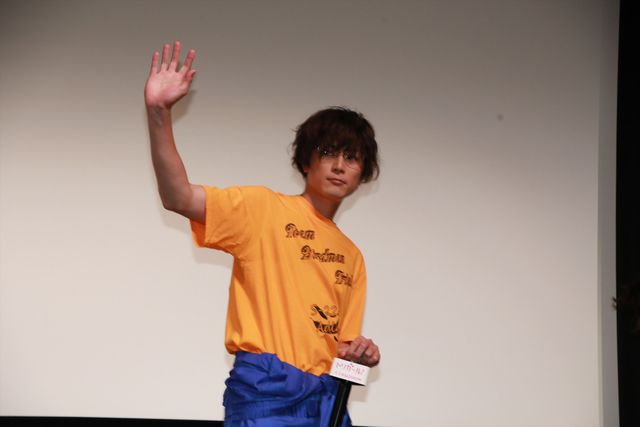 リケジョ＆リケダンルックの土屋太鳳＆間宮祥太朗、自転車で登場！（6枚目）