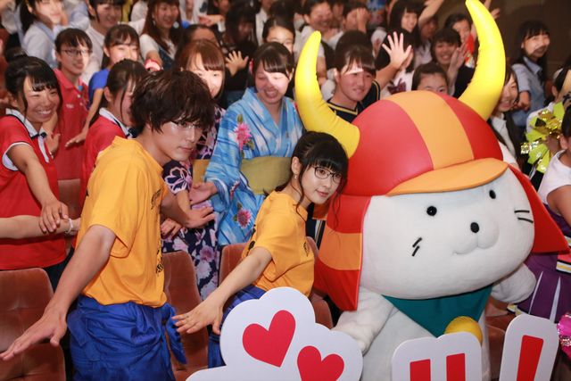 リケジョ＆リケダンルックの土屋太鳳＆間宮祥太朗、自転車で登場！（12枚目）