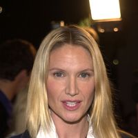 kelly_lynch003.jpg