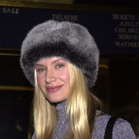 Kelly_Lynch002.jpg