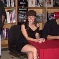 Shiri_Appleby001.jpg