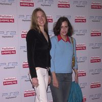 Ione_and_Friend002.jpg